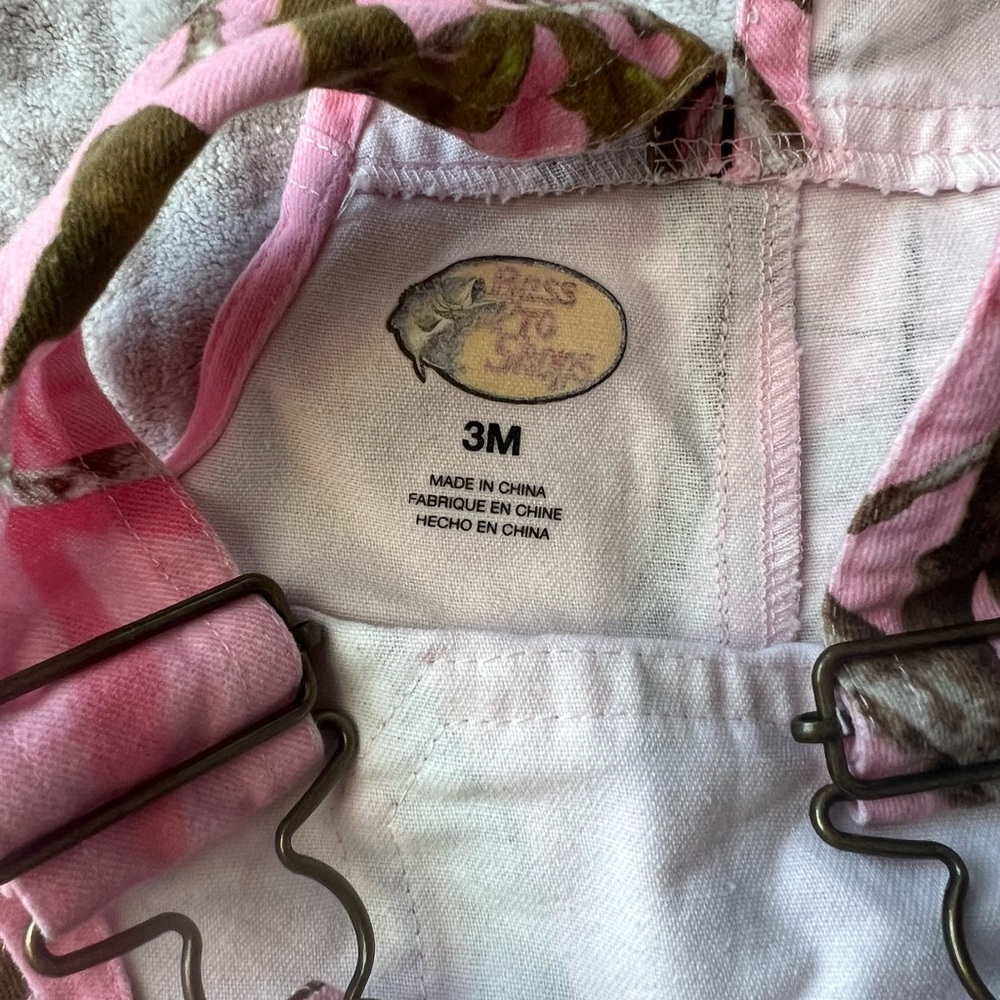 Cabela’s Pink Camouflage Baby Overalls | Size 3M - Picture 4 of 7